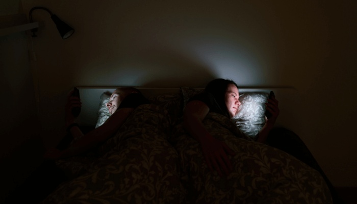 ShutEye sleep hygiene tips Don’t use an illuminated screen before bed