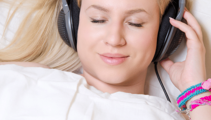 Does ambient noise help sleep?