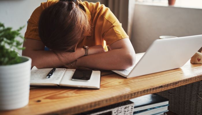 The worst part of COVID is that it leaves you tired, exhausted, and fatigued during the day with zero energy level. As a result, you are tempted to take occasional naps and stay in bed the whole day